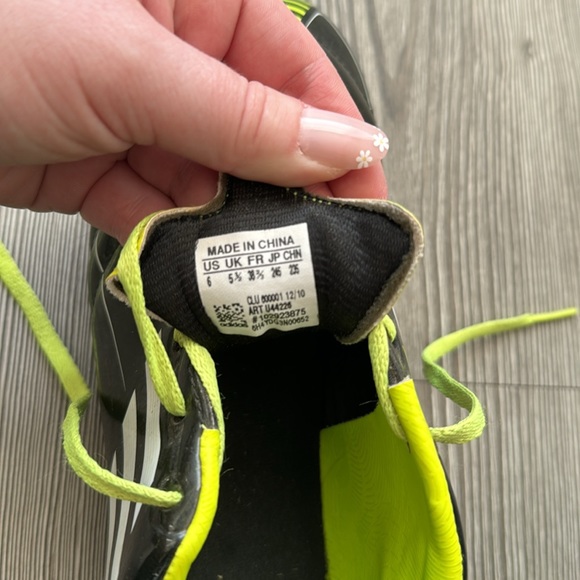 Adidas Traxion F10 Soccer Cleats - Picture 5 of 5